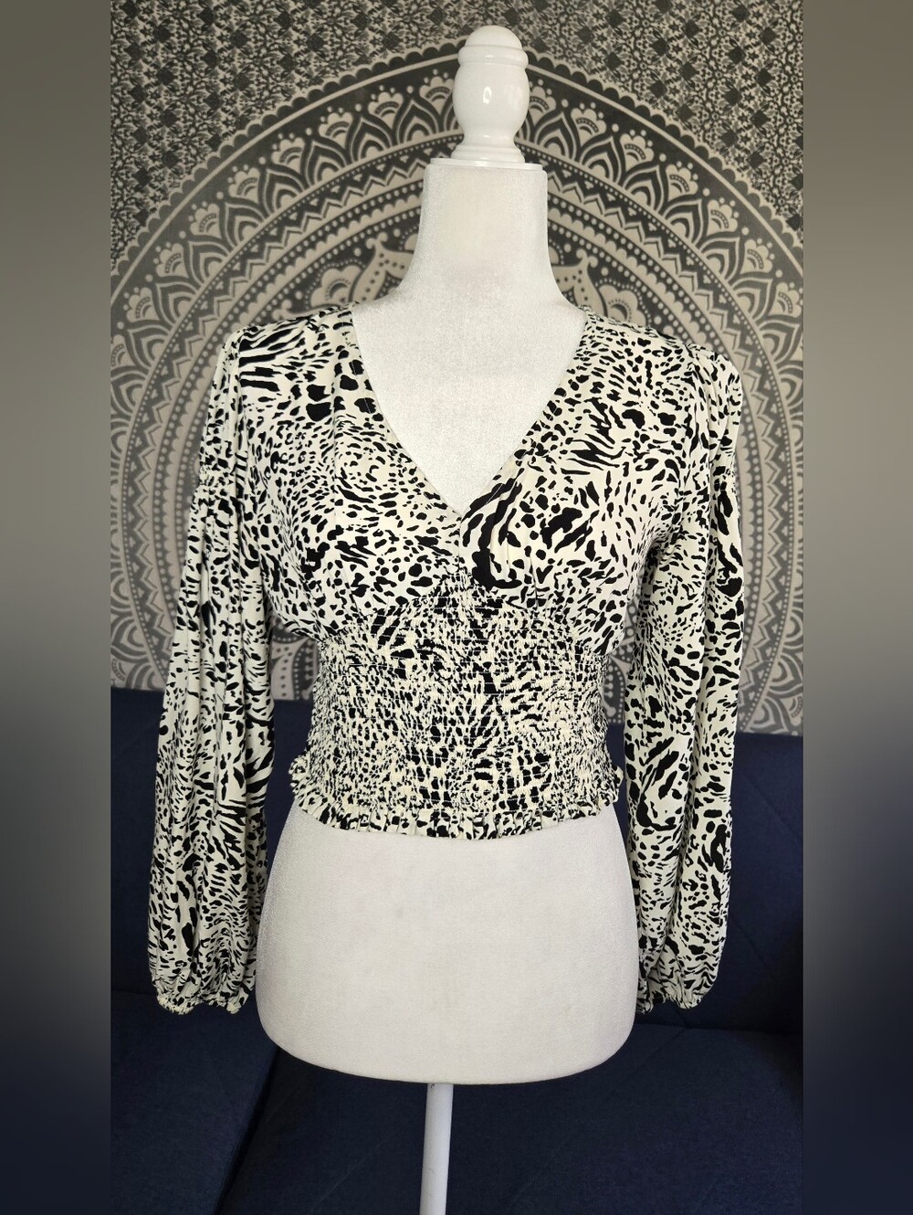 Easel Cropped Blouse